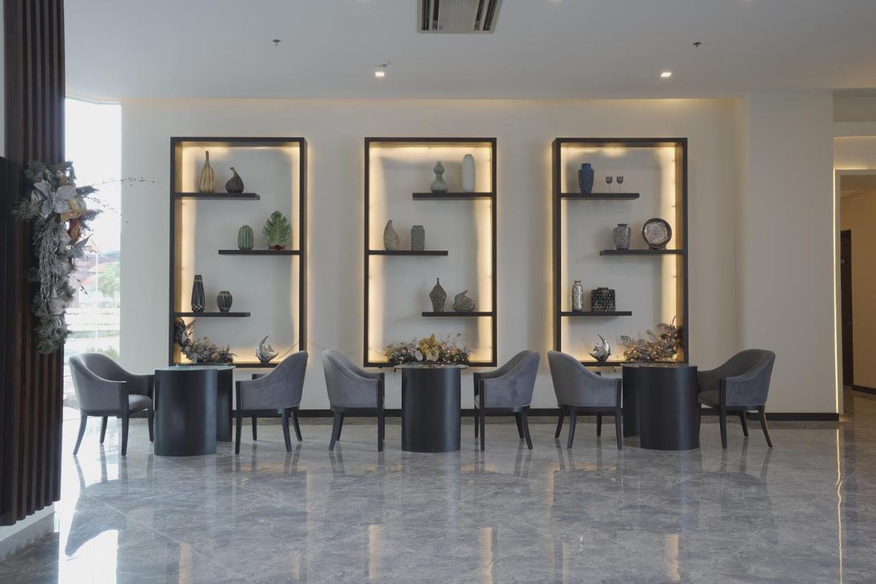 Winrich Hotel Мактан Экстерьер фото