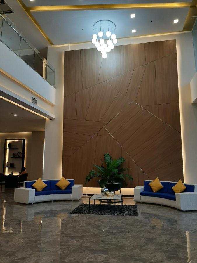 Winrich Hotel Мактан Экстерьер фото